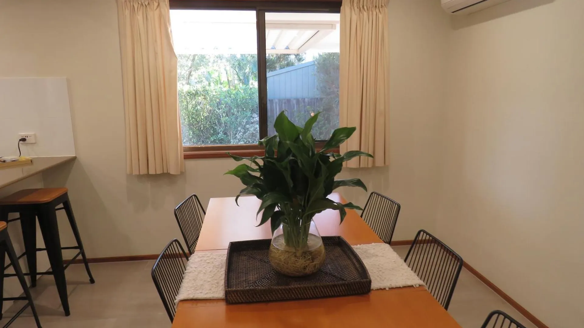 Waterfront House In Currumbin Gold Coast Holiday home