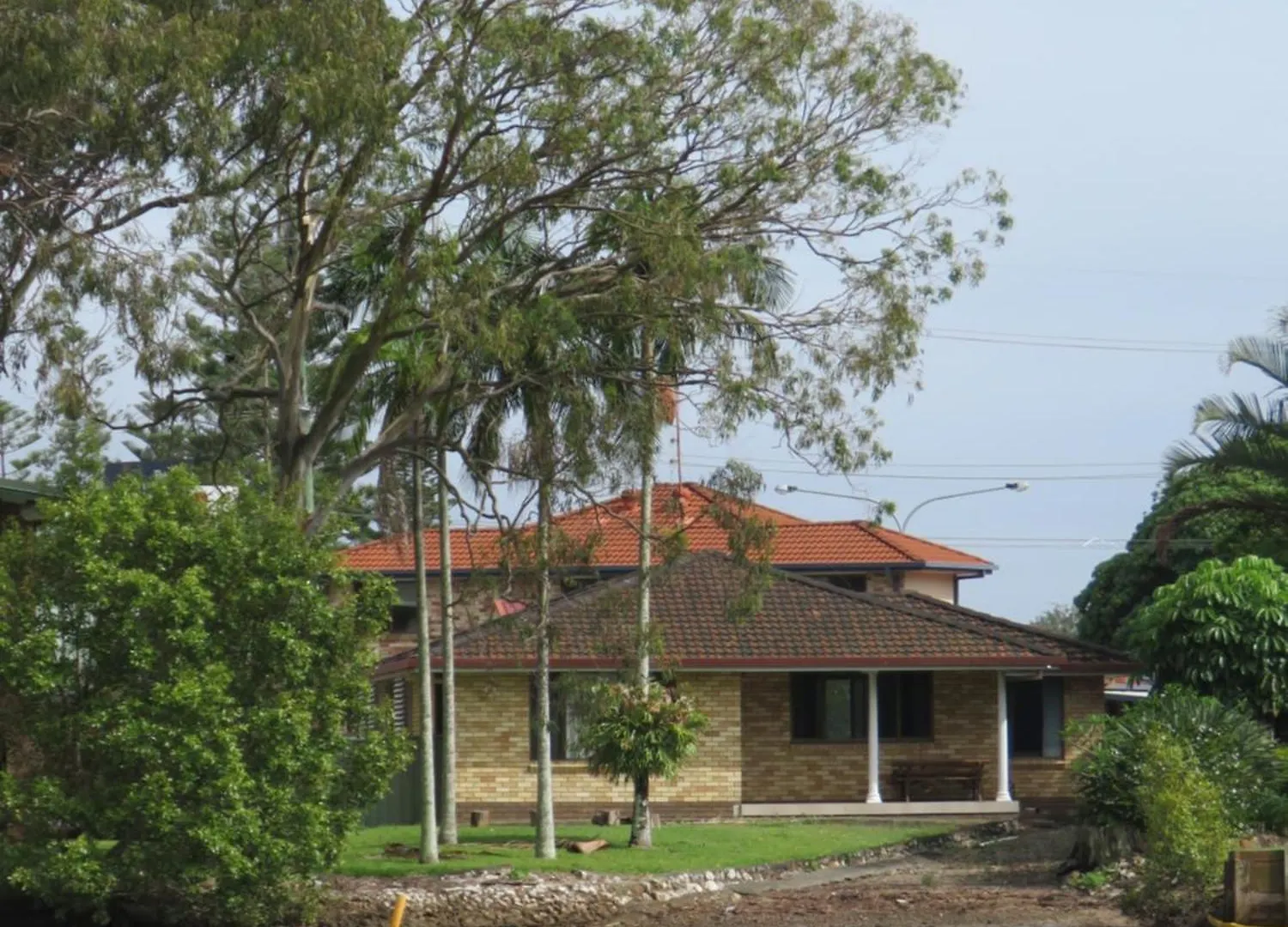 Waterfront House In Currumbin Gold Coast